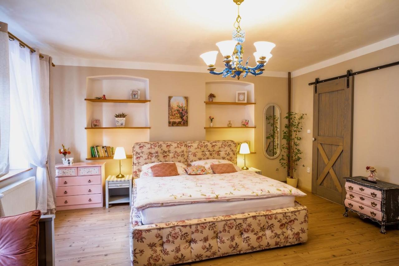 Rustic House V Luzickych Horach Lägenhet Jiřetín pod Jedlovou Exteriör bild